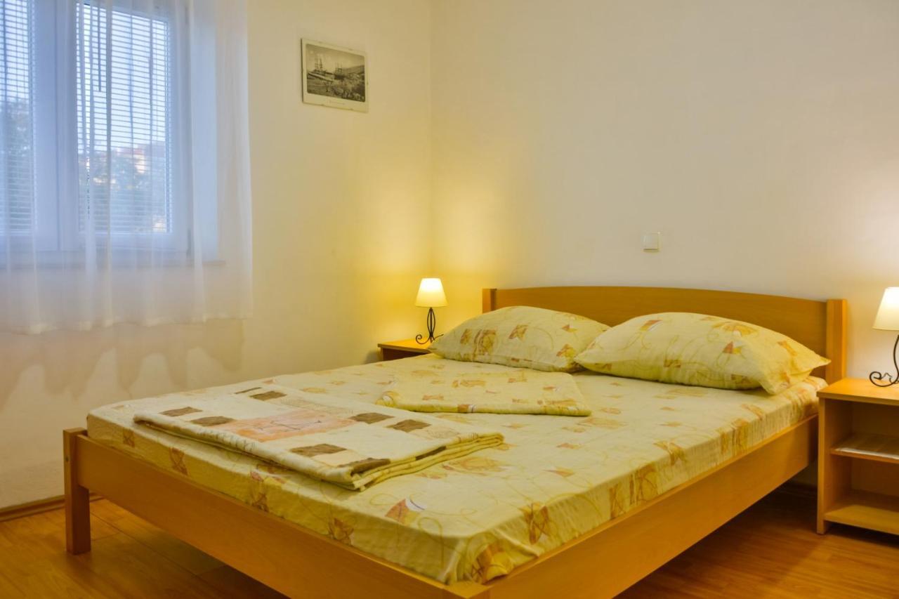 Apartments With A Parking Space Senj - 11520 Dış mekan fotoğraf